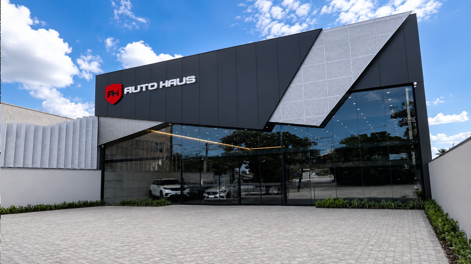 Auto Haus — Fachada